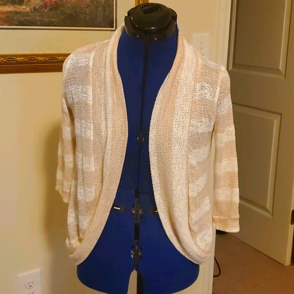 Lace back, summer sweater/cardigan.